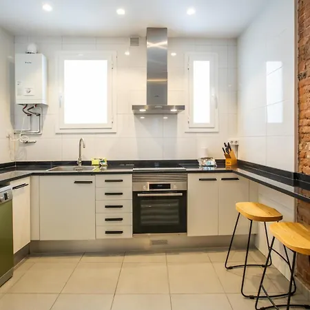 21mal1089-magnific Near Sagrada Familia Барселона